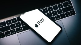 EU donutila Apple umožnit platby při streamování hudby mimo Apple Pay