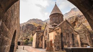 klášter Geghard v Arménii