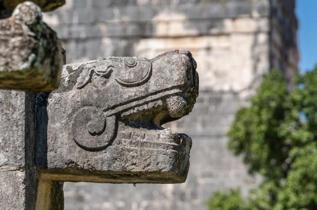 Chichén Itzá hadí skulptura