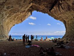 Cala Luna jeskyně