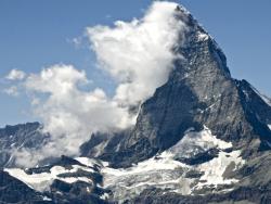 Matterhorn zavalen tajuplnou mlhou - Cestovinky.cz