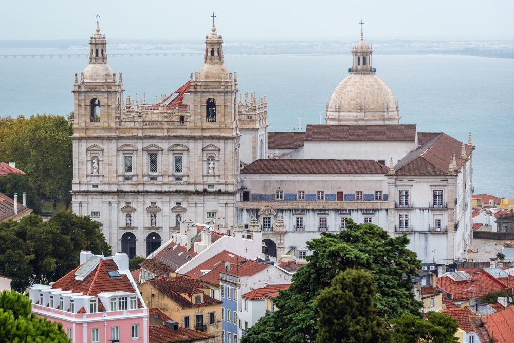 Klášter São Vicente de Fora v lisabonské čtvrti Alfama