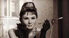 Audrey Hepburn: poznej stylovou ikonu, která nás naučila osobitosti