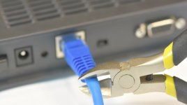 Kdo vypíná internet? Cloudflare odhalil skutečné příčiny výpadků po celém světě