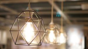 Modré světlo není satan: Pomůže vám k bdělosti, ale vyhněte se mu večer