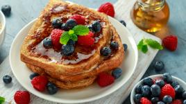 Nezdravý, ale chuťově dokonalý. Takový je francouzský toast!