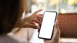 Apple představil iPhone 15: Nabízí USB-C, titanové tělo a stane se herní konzolí