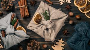 Vánoce ekologicky: Darujte zážitky, balte do novin, nesyslete jídlo a stromek zkompostujte