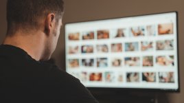 Google zakázal reklamy, které propagují deepfake porno