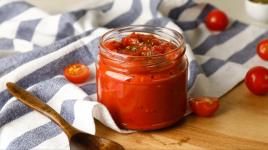Pečený kečup: přebytky rajčat můžeš proměnit v lahodnou omáčku bez chemických přídavků