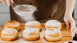 Masopustní koblihy: Teď je jejich čas! Přidejte rum, aby nenasákly, a sádlem nešetřete