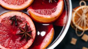 Jak na nejlepší svařák: Chce to kvalitní víno, karamel a maximálně 75 stupňů v hrnci