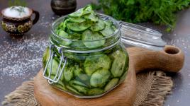 Klasika tě nebaví? Vyzkoušej americké kyselé okurky! Jsou skvělé k masu i na lžičku