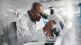 Vědci vytvořili nejmenší QR kód na světě. Data může uchovat bez proudu