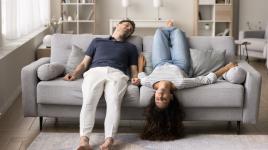 Závislí na státu, pyšní na svou nezávislost: Rozpor, který působí komicky Závislí na státu, pyšní na svou nezávislost: Rozpor, který působí komicky