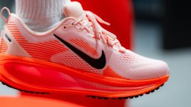 Krok do budoucnosti: Nike představil první robotické boty na světě