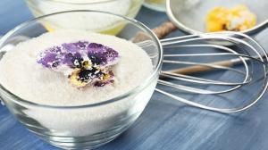 Kandované květy: Pracná, ale krásná dekorace na dorty nebo cupcaky