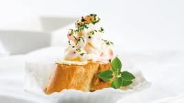 Pomazánky na jednohubky: 10 tipů na pohoštění pro každou příležitost. Zazářit může hummus, chilli i baba ganuš