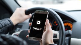 Uber ukáže řidičům výdělek před potvrzením cesty, slibuje si méně rušených jízd
