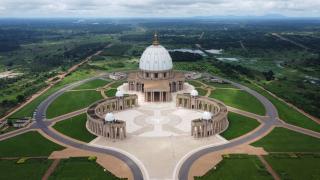 bazilika Panny Marie královny míru v Yamoussoukru