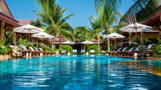 Luxusní bazén v resortu v Phuketu, Thajsko - Cestovinky.cz - Cestovinky.cz