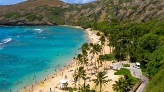 Pláž Hanauma na ostrově Oahu na Havaji - Cestovinky.cz