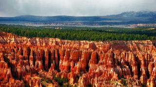 Rudé jehlany parku Bryce Canyon - Cestovinky.cz