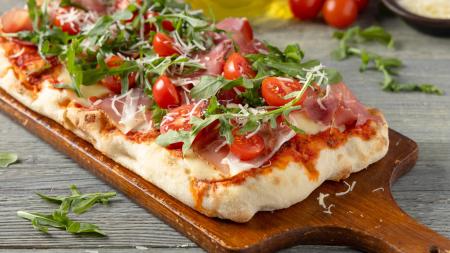 Pinsa vs. pizza: proč je nezaměňovat? Rozhodně byste nedostali, co jste chtěli!