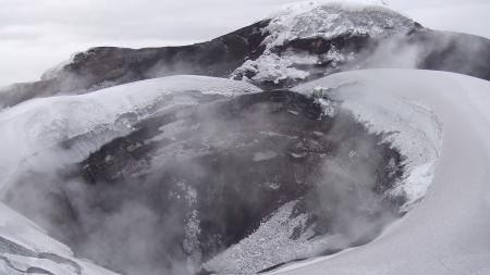 Zasněžený kráter Cotopaxi v Ekvádoru - Cestovinky.cz