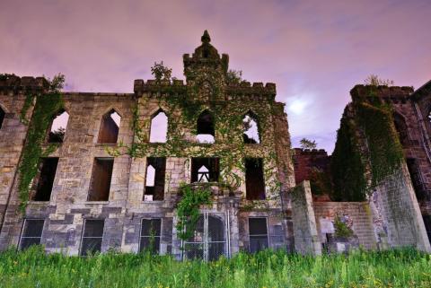 Smallpox Hospital úvodní