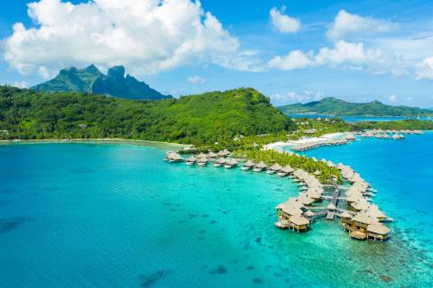 Pohled na ostrov Bora Bora