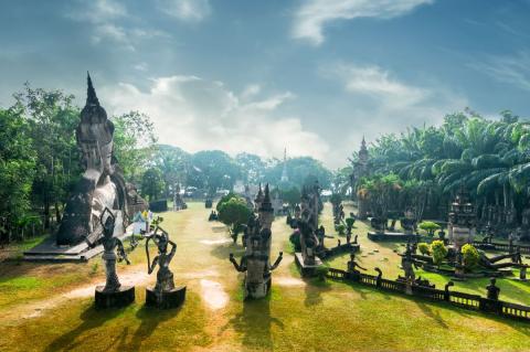Xieng Khuan v Laosu - Cestovinky.cz