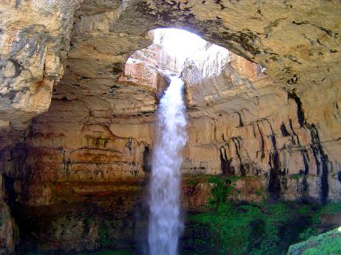 Vodopád v Baatara Gorge v LIbanonu - Cestovinky.cz