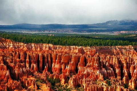 Rudé jehlany parku Bryce Canyon - Cestovinky.cz