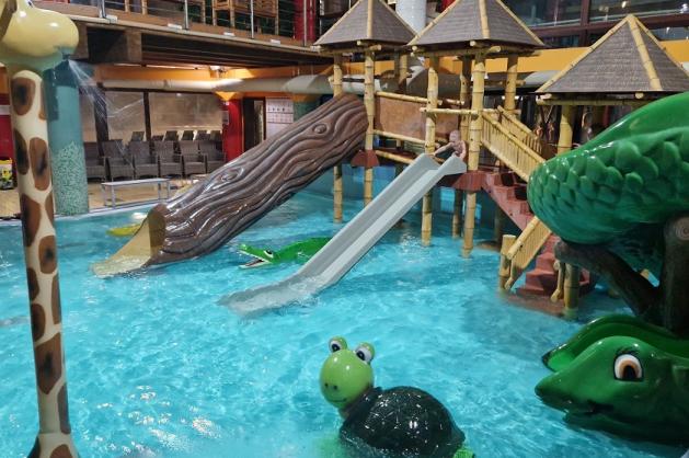 Dětské bazény s vodními prvky a nafukovací dráhou