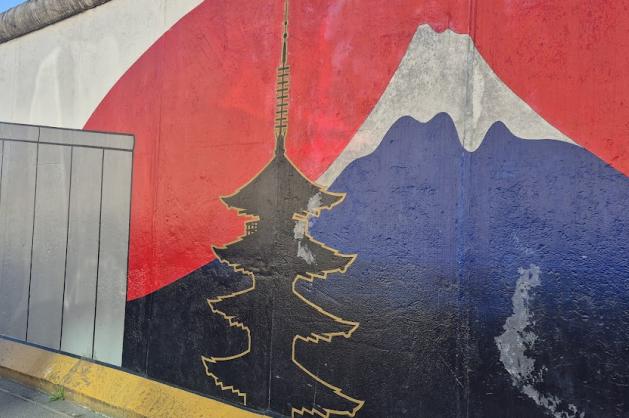 East Side Gallery Japonsko