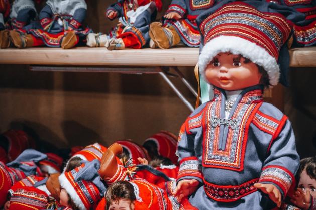 panenka Sáma v Oslu na vánočním trhu