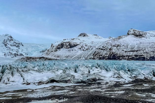 Ledovec v horské krajině