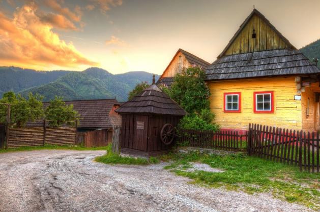 Živá obec Vlkolínec Slovensko