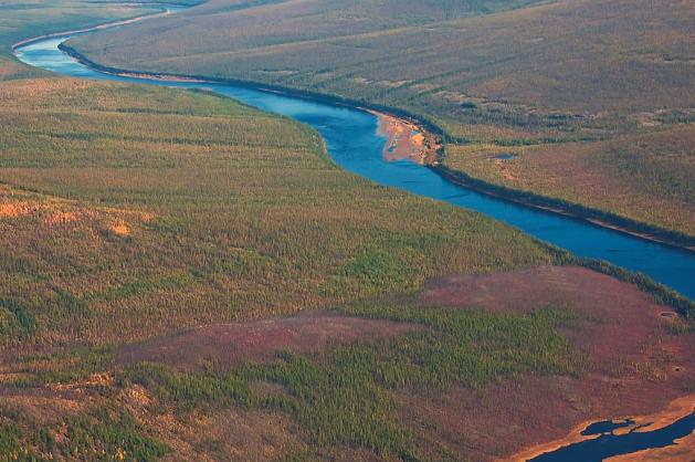 Tunguzská oblast. Tady se rybaří a loví jedna báseň.