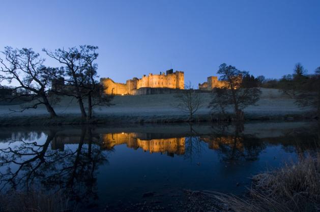 Pohled na hrad Alnwick Castle