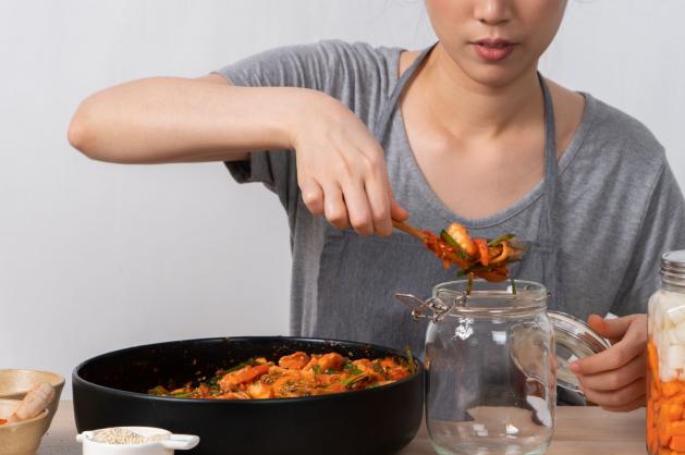 Příprava kimchi