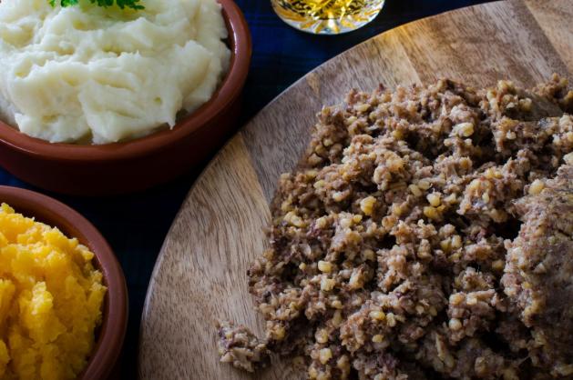 Haggis je národním jídlem Skotska