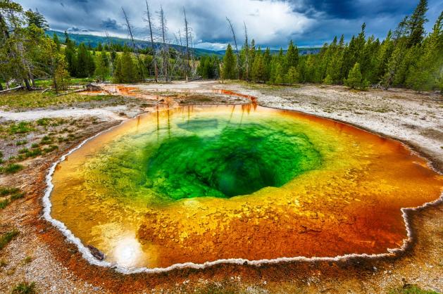 Jezírko Morning Glory Pool ve Wyomingu