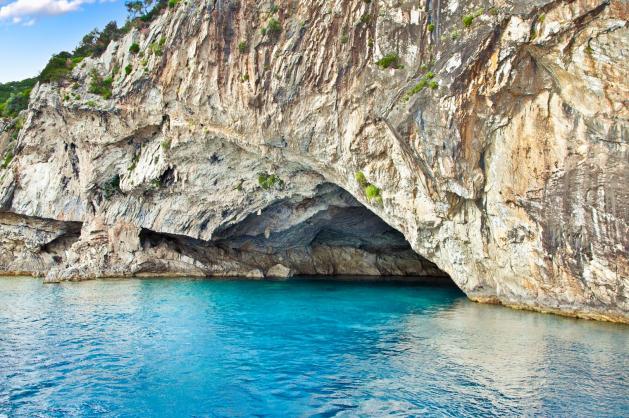 Jeskyně Papanikolis nedaleko ostrova Lefkada