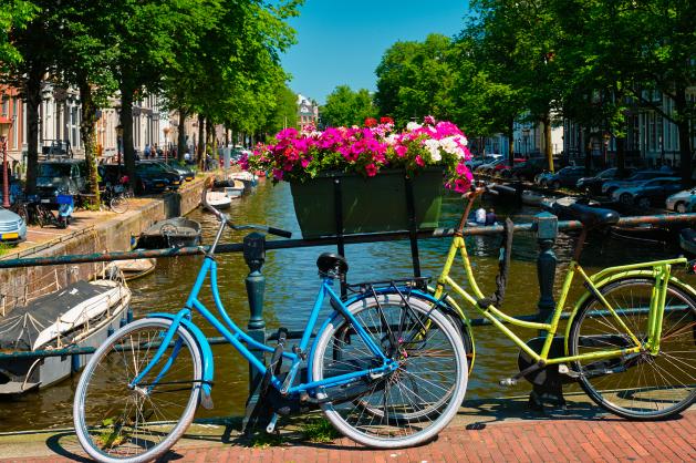 Amsterdam - kola a květiny
