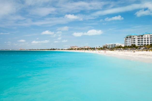 Pláž Grace Bay souostroví Turks a Caicos