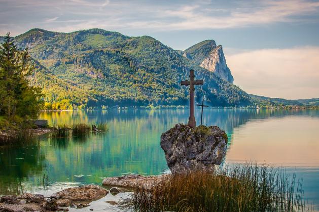 Jezero Mondsee v Rakousku