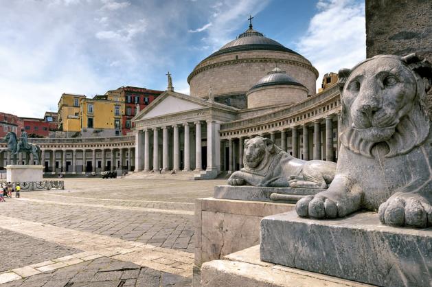 Piazza del Plebiscito Neapol