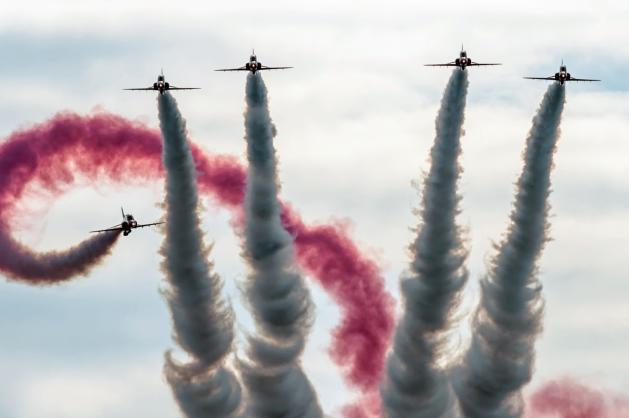 Britský akrobatický tým Red Arrows 
